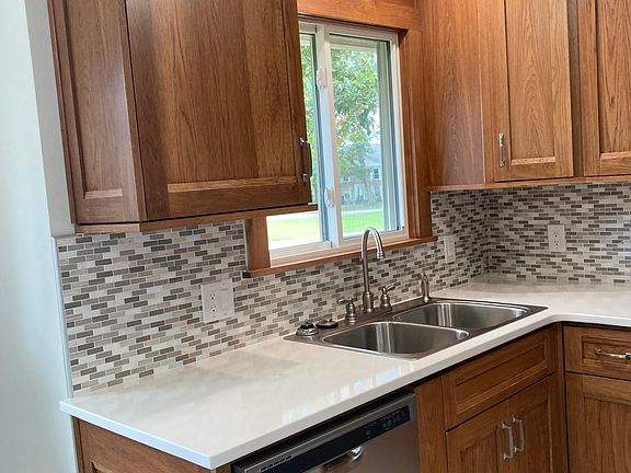 2nd image of 4500 Clifford Dr #4500