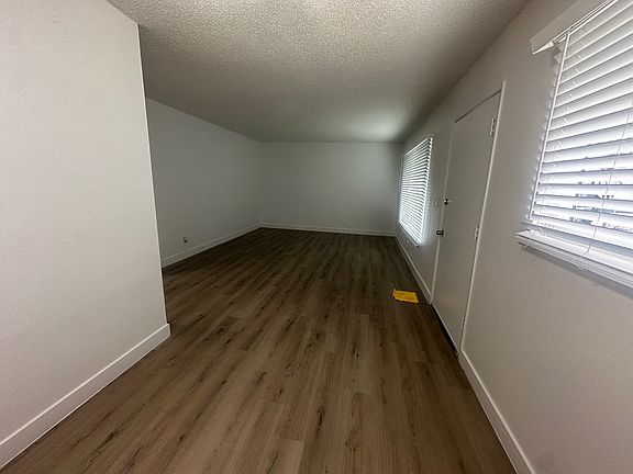 3rd image of 5548 Yarmouth Ave #2