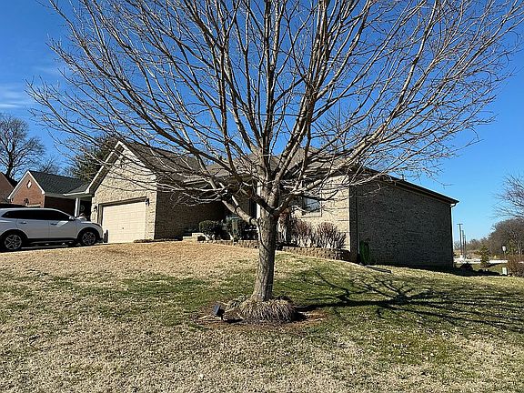3rd image of 2813 Turfway Dr
