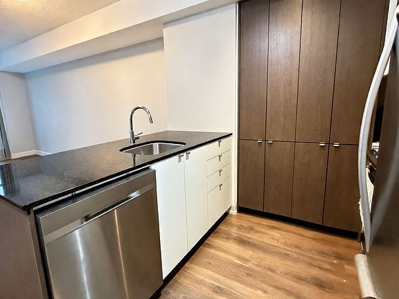 5th image of 9 Valhalla Inn Rd #1608