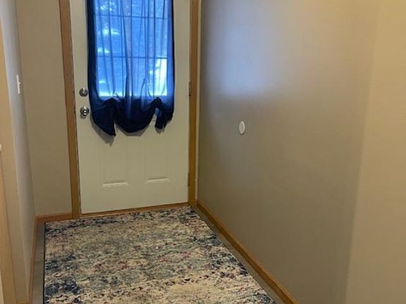 Main: Front Entryway