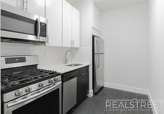 4th image of 90-02 Queens Blvd #12