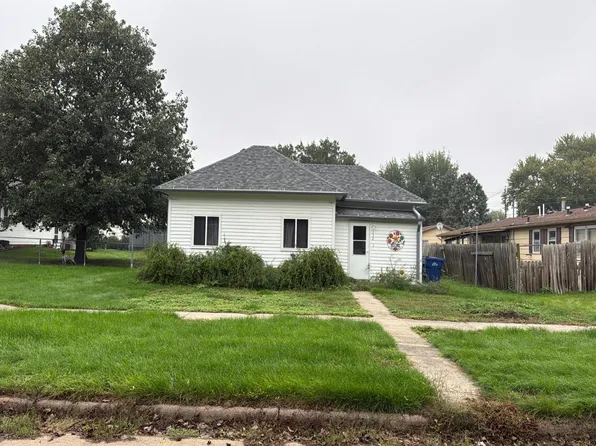 330 Crystal St, Lyons, NE 68038