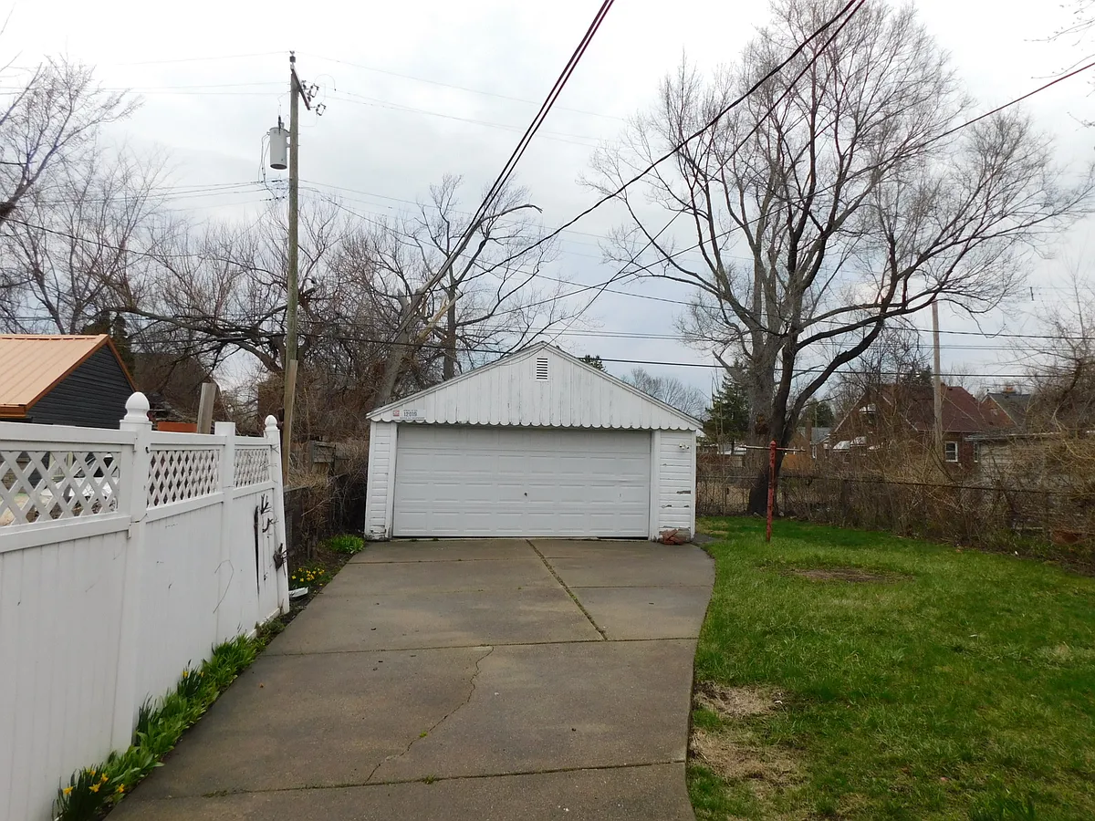 Building Photo - 12019 Nashville St
