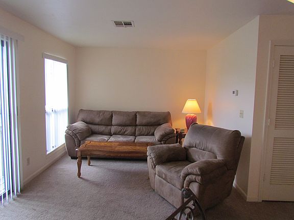 3rd image of 257 Clubhouse Dr APT 12