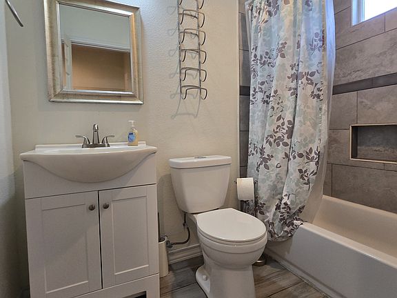 5th image of 522 Overhill Dr #B