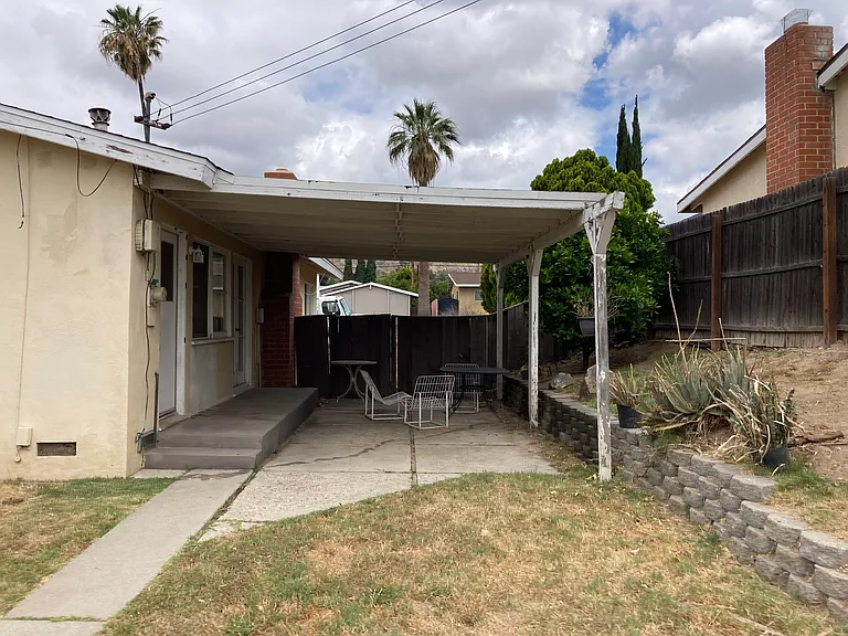 Dogwood St — Photo 3