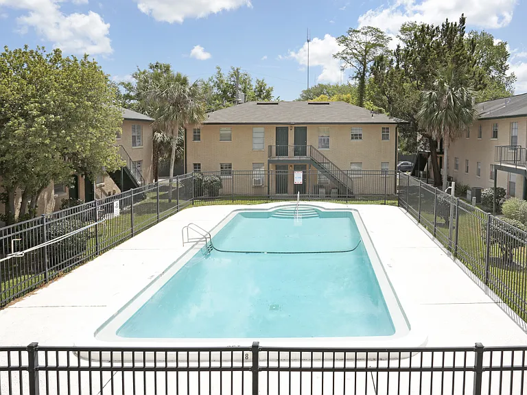 Park Place Apartments — Photo 4
