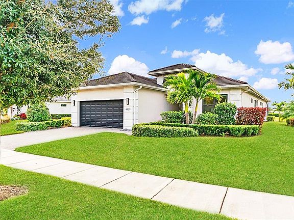 5th image of 4939 Surfside Cir