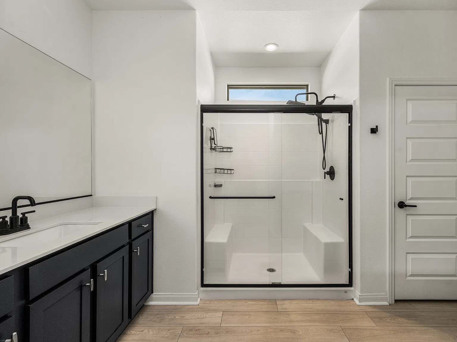 3 bed, 2.5 bath, 2307 sqft, $3,800 — Photo 4