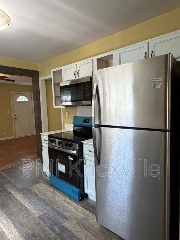 4 bed, 2.0 bath, 1680 sqft, $2,100 — Photo 4