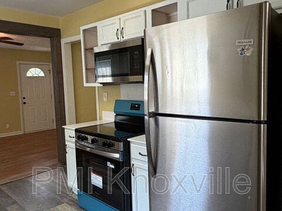 4th image of 2340 Boxwood Ln