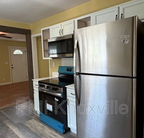 2340 Boxwood Ln — Photo 4