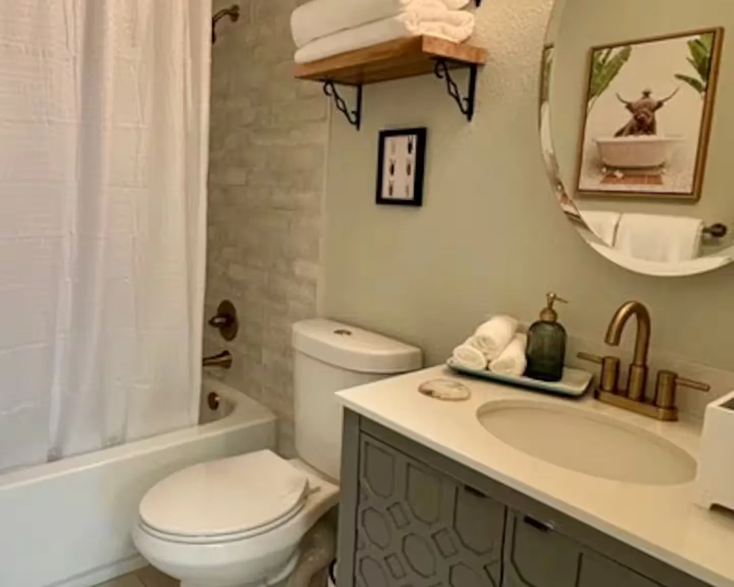 3 bed, 1224 sqft, $3,500 — Photo 2