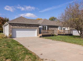 908 Valley View St, Valley, NE 68064