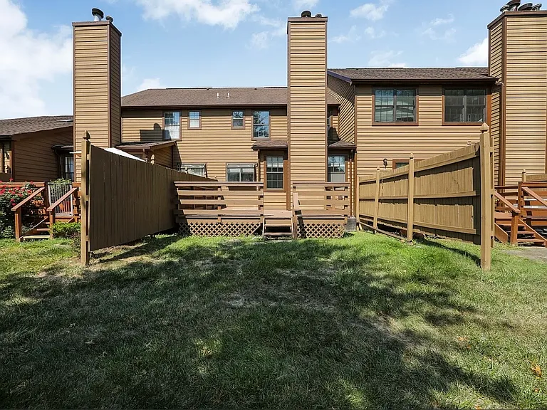 58 Danielle Ct — Photo 39