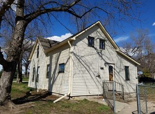 712 W Cedar St, Sutton, NE 68979