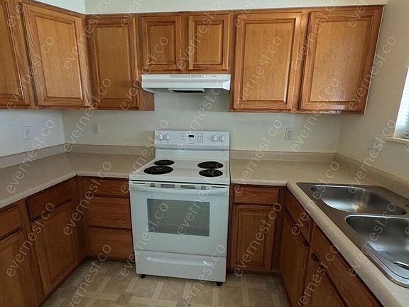 4th image of 2121 35th Ave #13