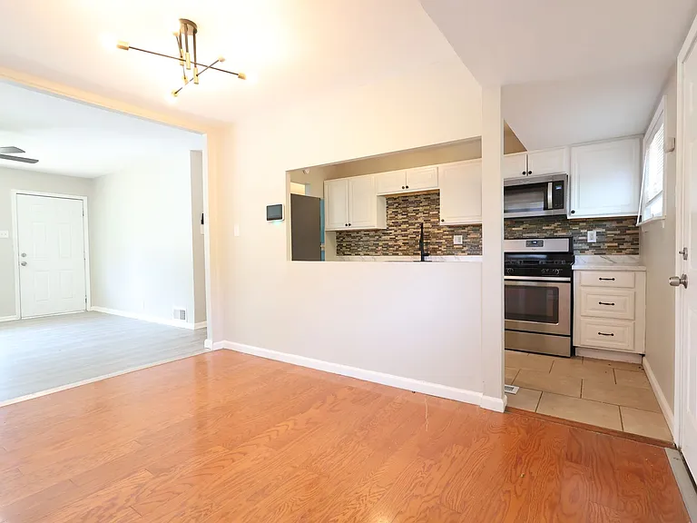 241 Grampian Rd — Photo 6