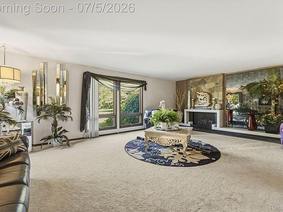 5th image of 46 W Breitmeyer Pl