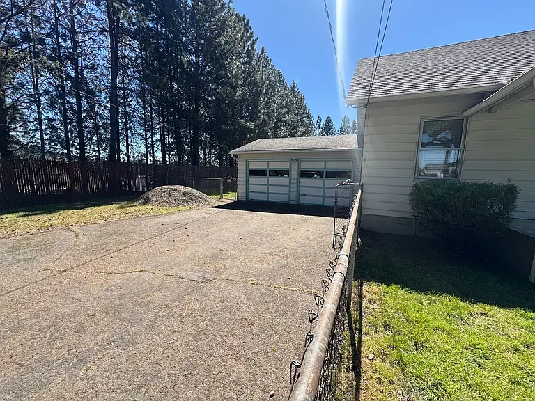 7400 SE Otty St — Photo 18