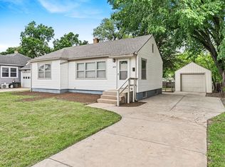 827 N Parkwood Ln, Wichita, KS 67208