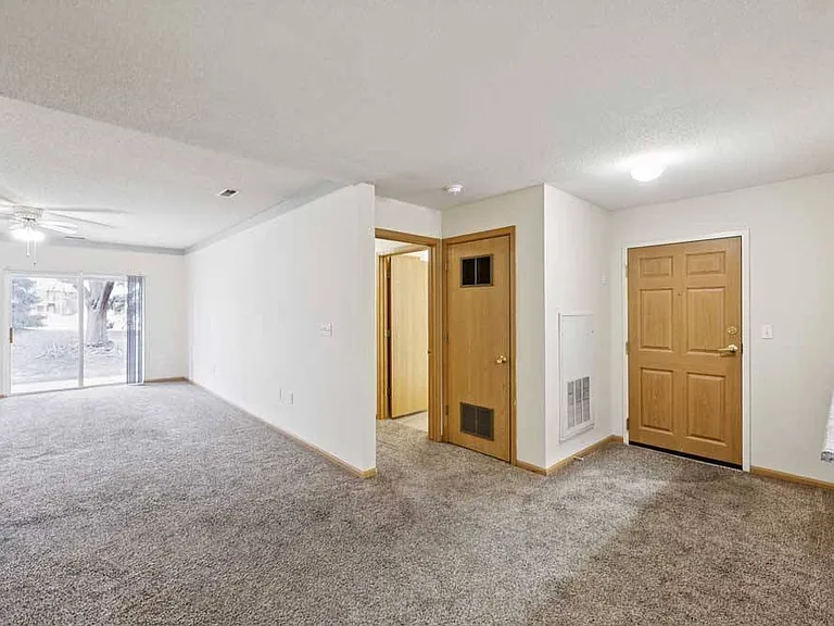 Northbrook Apartments — Photo 280