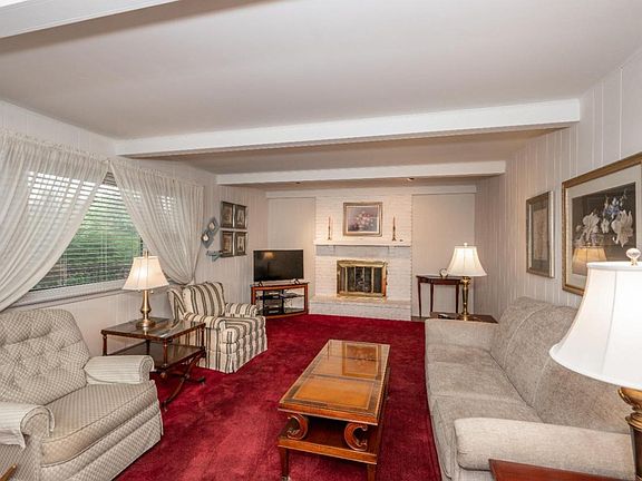 3rd image of 7211 Pickway Dr