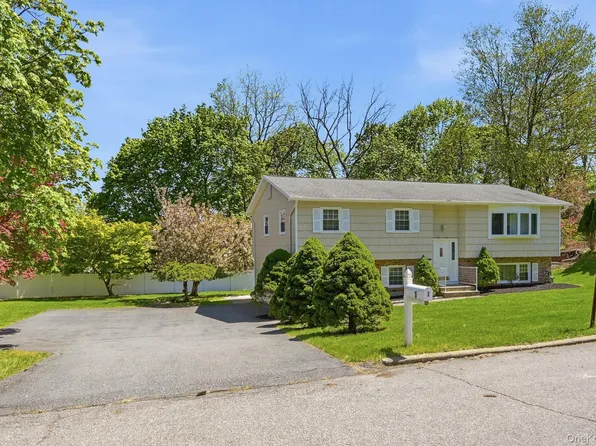 1 Muir Lane, New City, NY 10956