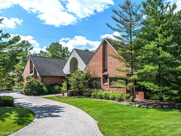 4547 Kiftsgate Bnd, Bloomfield Hills, MI 48302