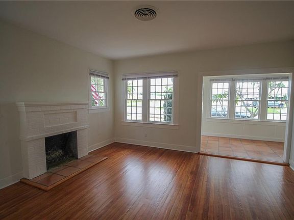 5th image of 1901 15th Ave