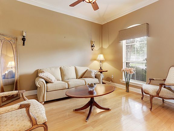 5th image of 16452 Majestic Oak Dr