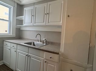 274 Manchester St #1, Manchester, NH 03103