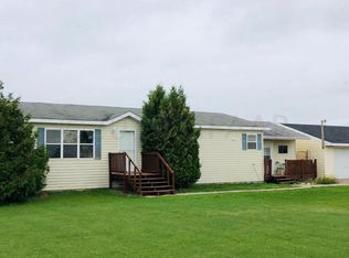 1726 NE Cedar St, Emerado, ND 58228