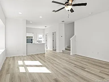 3 bed, 2.5 bath, 1320 sqft, $1,895 — Photo 4