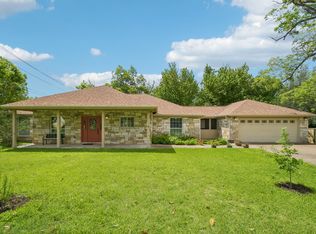 307 W 4th St, Elgin, TX 78621