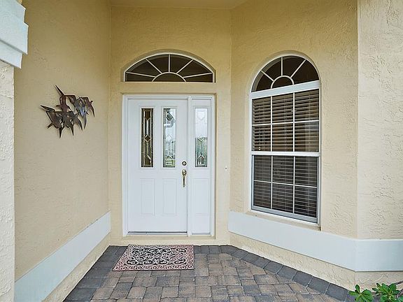 3rd image of 1301 De La Garza Pl