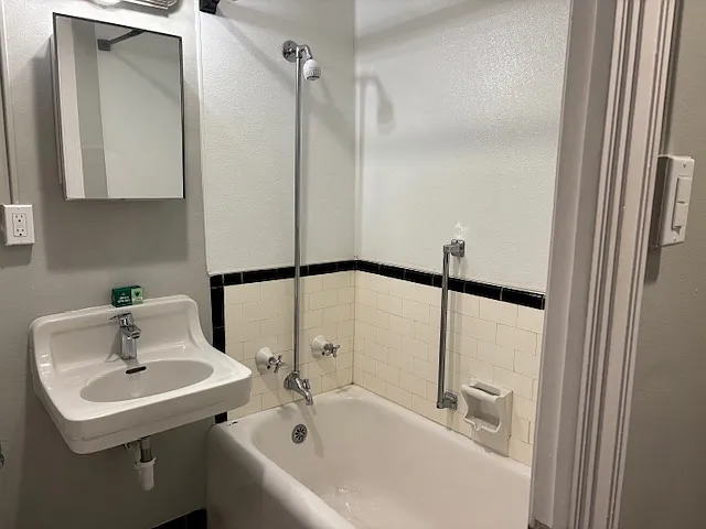 Cascadian Apartments — Photo 38