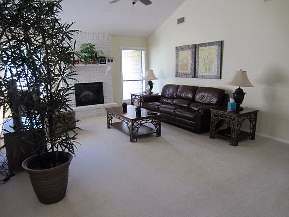 2nd image of 106 Fleetwood Dr