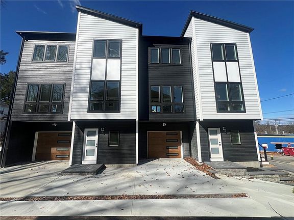 3rd image of 152-154 Colonial Rd