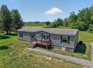 372 E Airport Dr, McMinnville, TN 37110