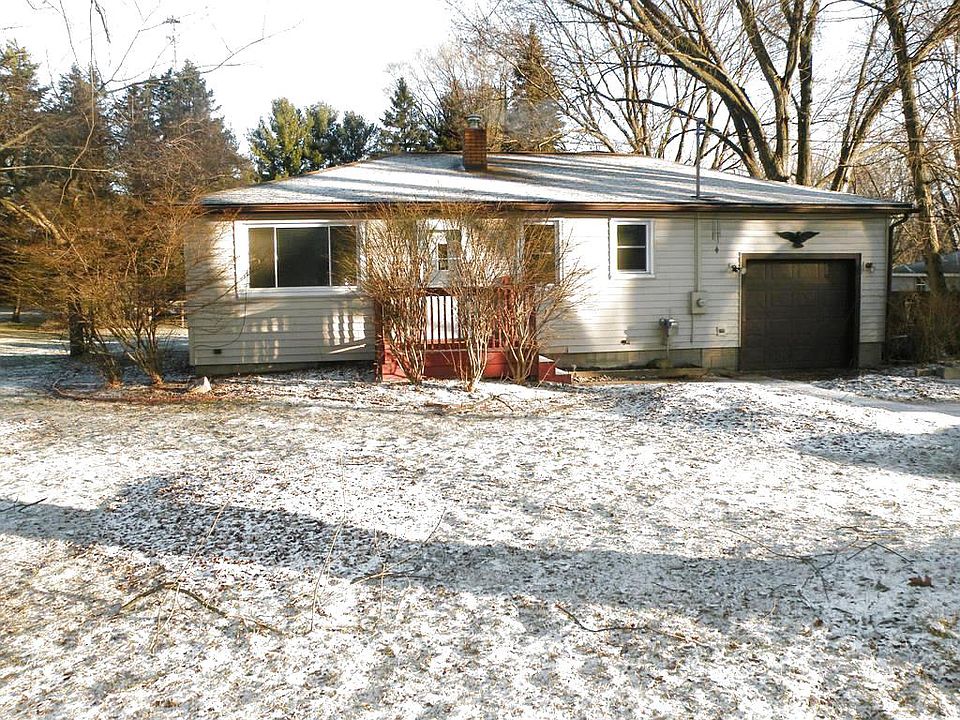 Move in ready ranch home with all appliances. Three bedroom home with the third large bedroom in the lower finished level, with an egress window and walk-in closet. Fresh paint, Hardwood flooring throughout the main level. One and a half attached garage with a garage door opener. Central air. Large back yard, with an attached deck.  Bullock Creek Schools. Buyer to assume Ashby drain assessment.