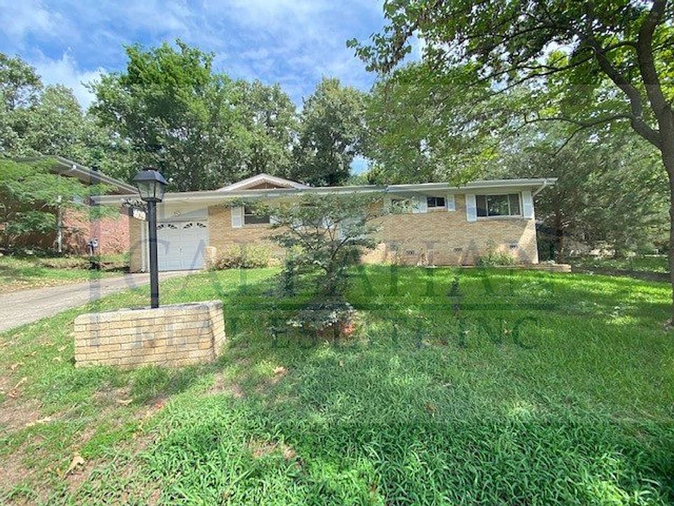 1st image of 409 W 53rd St