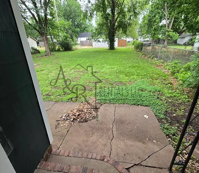 513 E Adams St — Photo 8