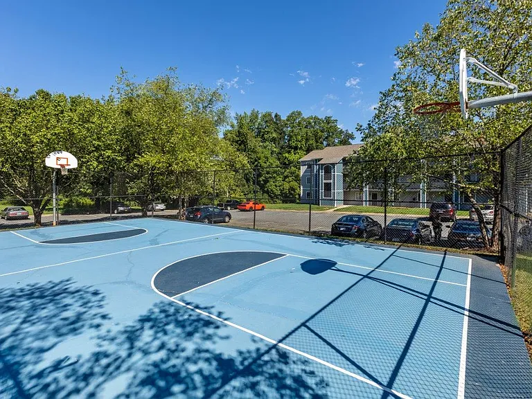 Woodbrook Apartment Homes — Photo 15