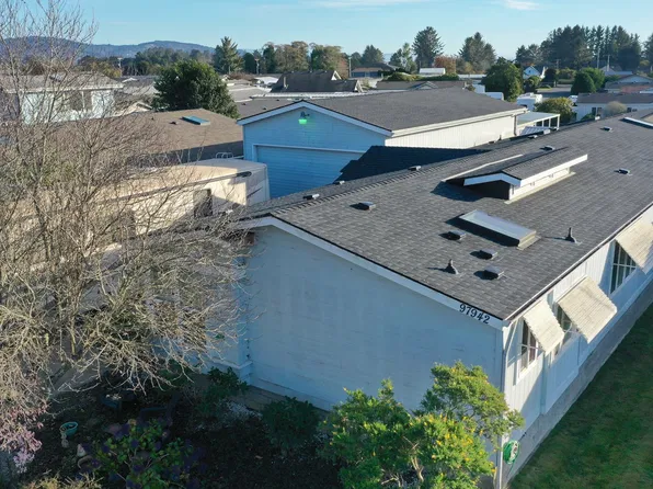 97942 Lucas Ln, Brookings, OR 97415