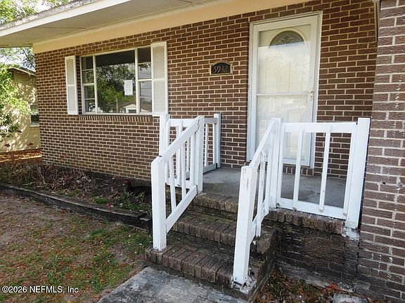 4th image of 5932 JAGUAR Drive W