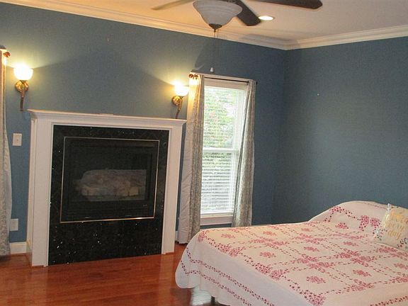 5th image of 2525 Cumberland Trce NW