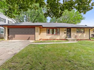 520 Woodland Dr, Rockford, IL 61108