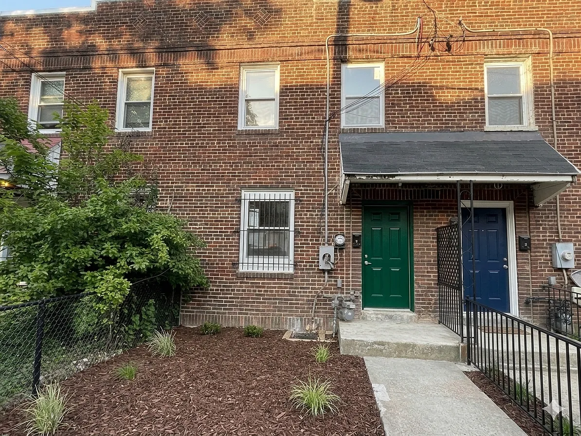 3 bed, 1120 sqft, $4,500 — Photo 1